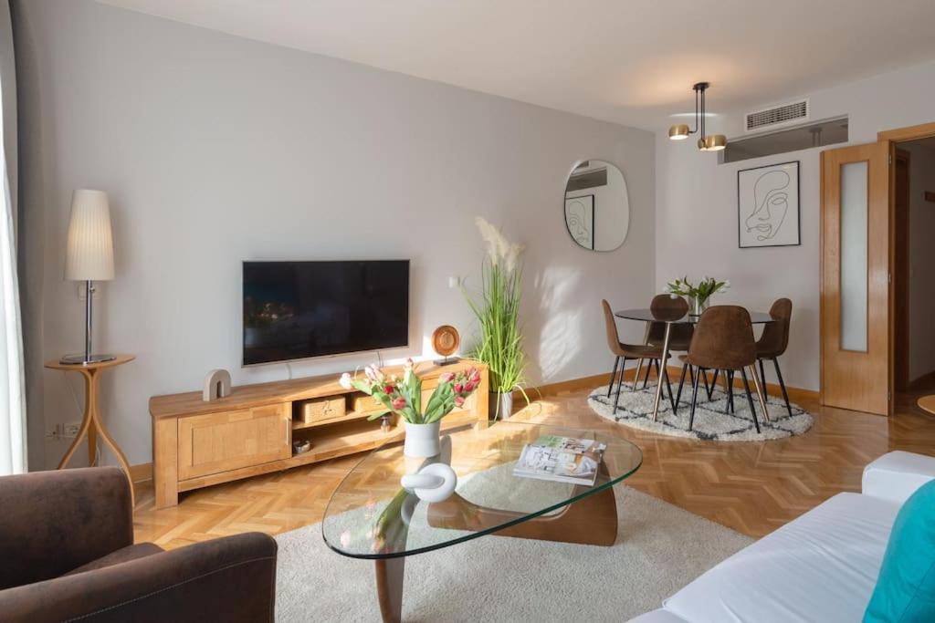 Apartmán Vivienda Con Zona De Trabajo, Piscina Y Parking Madrid Exteriér fotografie